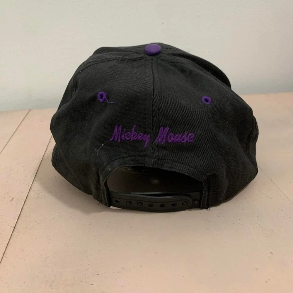 1990's vintage classic Mickey Mouse black and purple‎ snapback hat